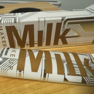 Milk Makeup Illuminating Highlighter with Hyaluronic Acid - Bionic Glow (Reality